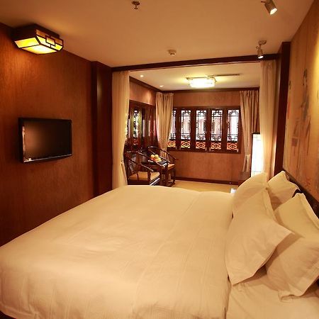 Chateau L'Act Hotel Lijiang  Exteriör bild