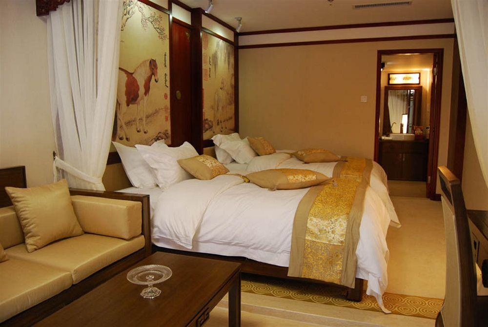 Chateau L'Act Hotel Lijiang  Exteriör bild