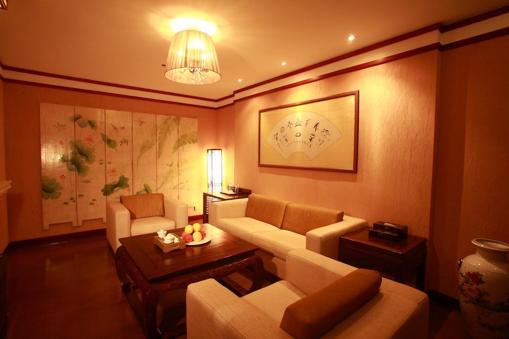 Chateau L'Act Hotel Lijiang  Exteriör bild